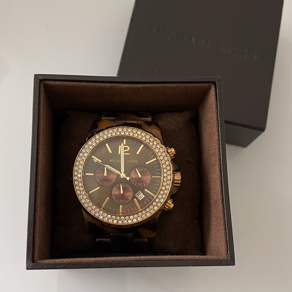 MICHAEL KORS Madison Tortoise Watch - Picture 15 of 16